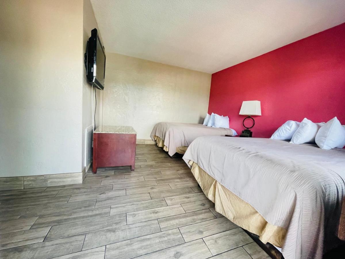 Budget Inn - St. Petersburg Ngoại thất bức ảnh