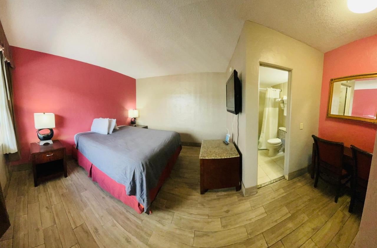 Budget Inn - St. Petersburg Ngoại thất bức ảnh