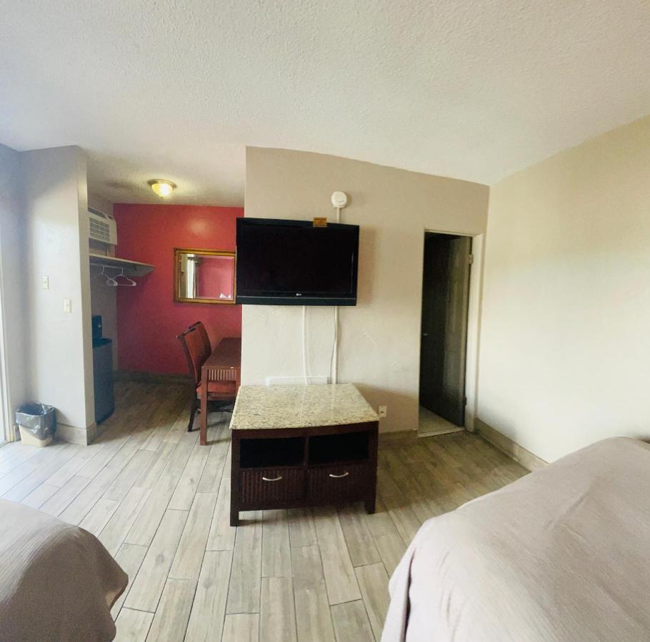 Budget Inn - St. Petersburg Ngoại thất bức ảnh