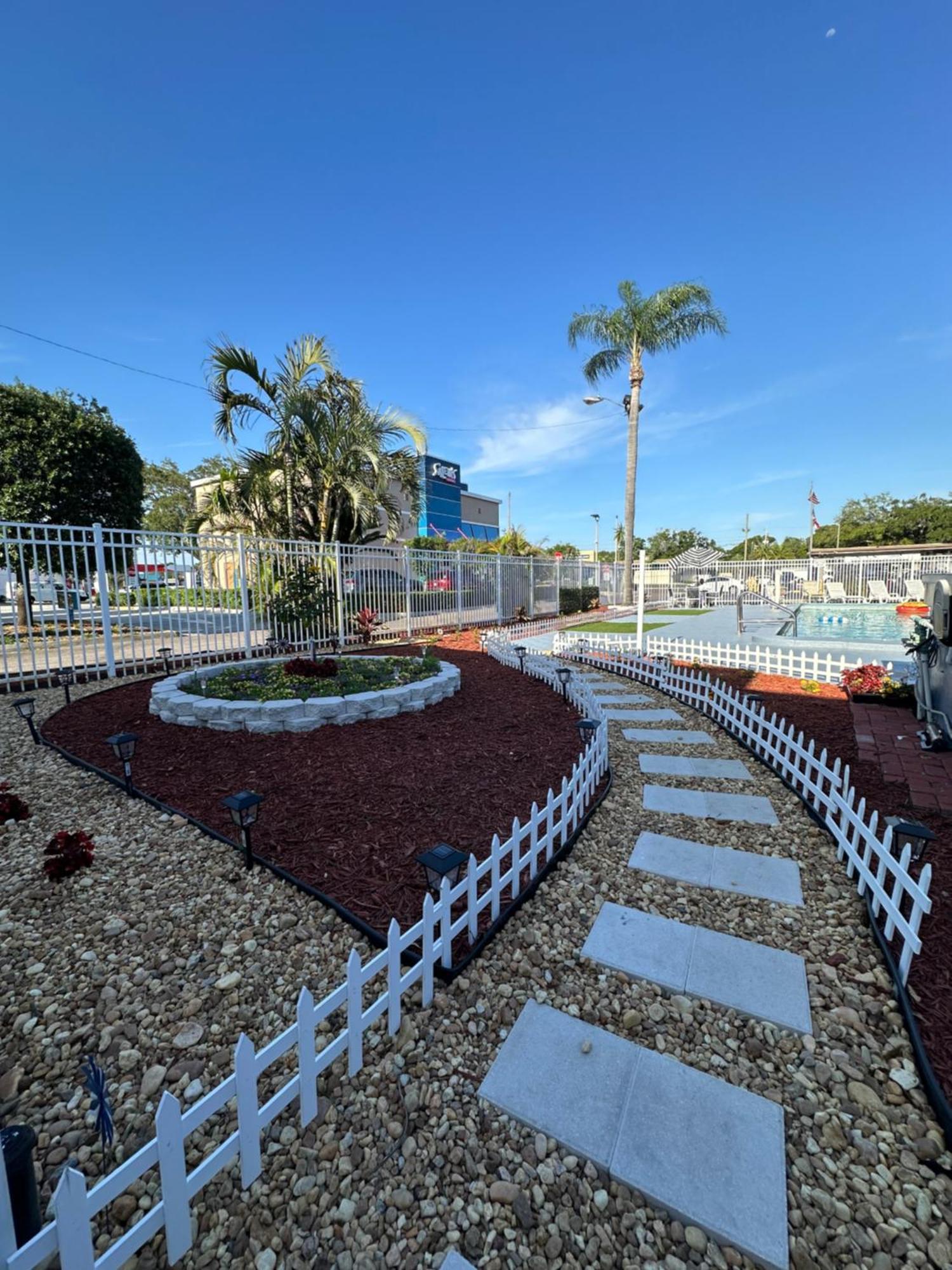 Budget Inn - St. Petersburg Ngoại thất bức ảnh